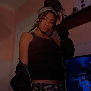 Meet your Posher, Zhyaisa